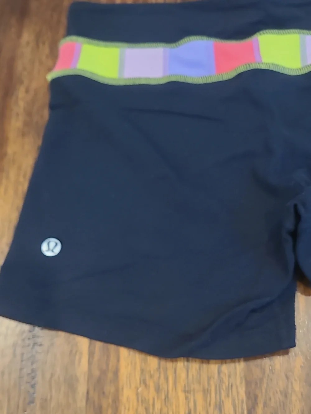 Lululemon reversible  sz 6 groove short